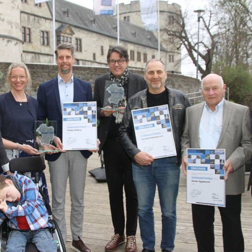 Titelbild - Gruppenbild der Preisverleihung